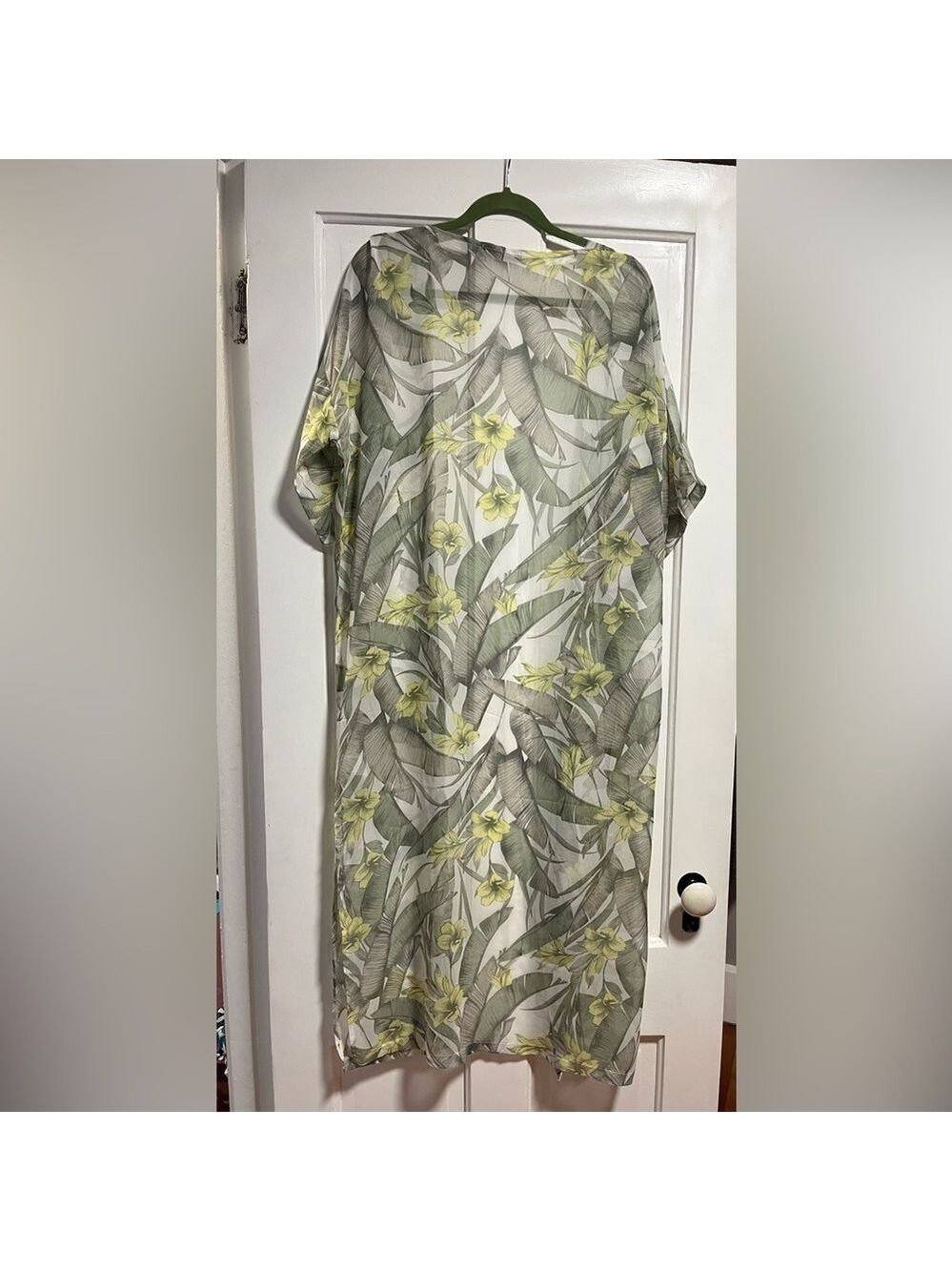 Banana Republic Sheer tropical Leaf Print Kimono Reaort Wear Coverup